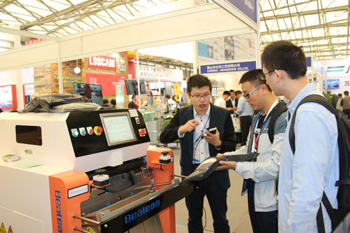 Innovative products The appearance of Bealead automatic delivery packing machine on Asia International Logistics Trade Fair has got the public attention.